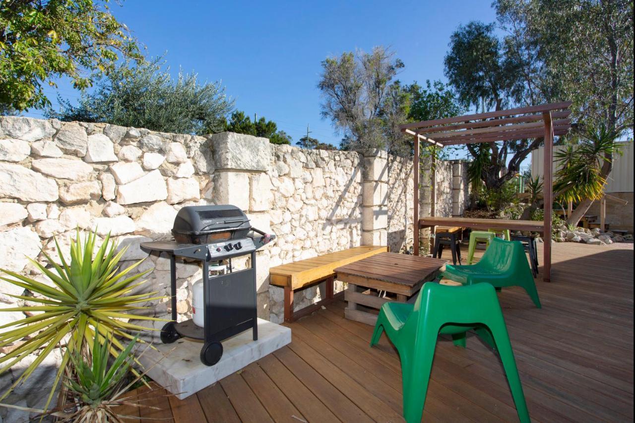 Dingo At White Gum Lodge Fremantle Exteriör bild